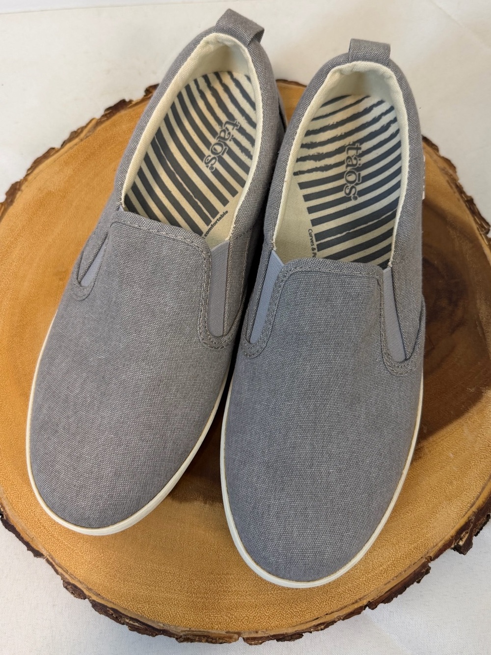 TAOS Dandy Gray Slip-On Canvas‎ Women’s Casual Flat Shoes Size 7.5